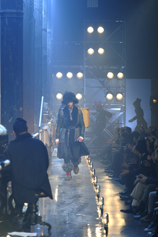 John Galliano / - 2011-2012